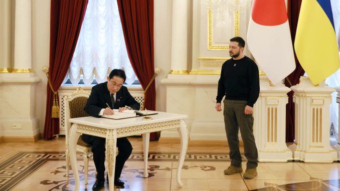 Kishida y Zelenski en Kiev 2
