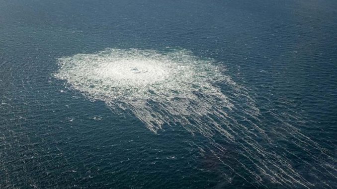 Burbujas de gas de la filtración del Nord Stream 2 llevan a la superficie en el mar Báltico