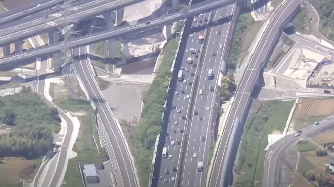Autopista Tomei