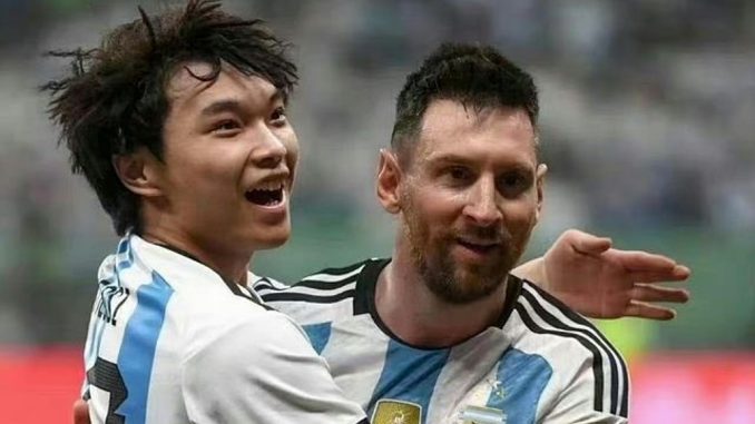 Hincha chino abraza a Messi