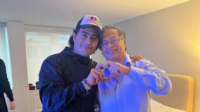 Nicolás Pedro y su padre, el presidente de Colombia