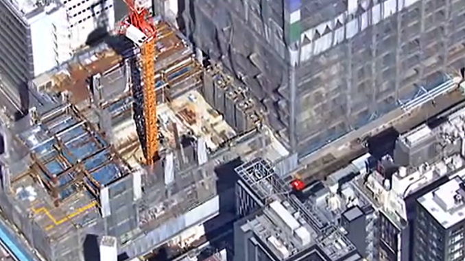 Construccion cerca a la estacion de Tokio JR (NNN)