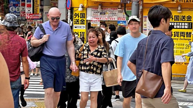 Turistas extranjeros en Tokio