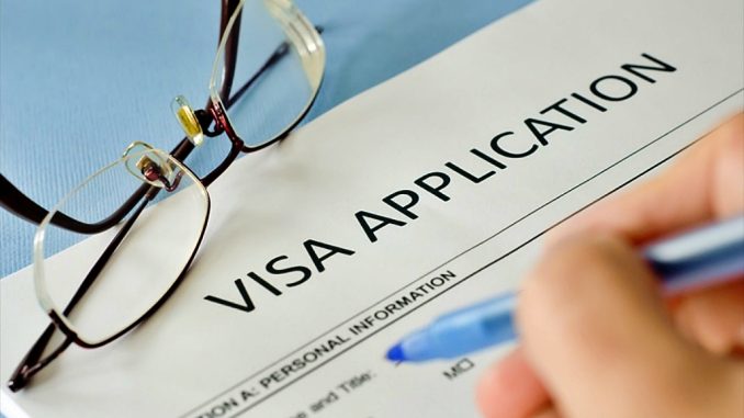 Aplicacion de visa (Imagen referencial)