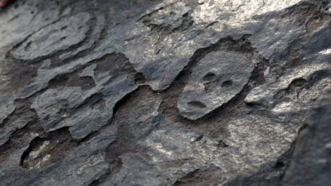 Dibujos sobre piedra en el Amazonas (Foto Suany Beydoun)