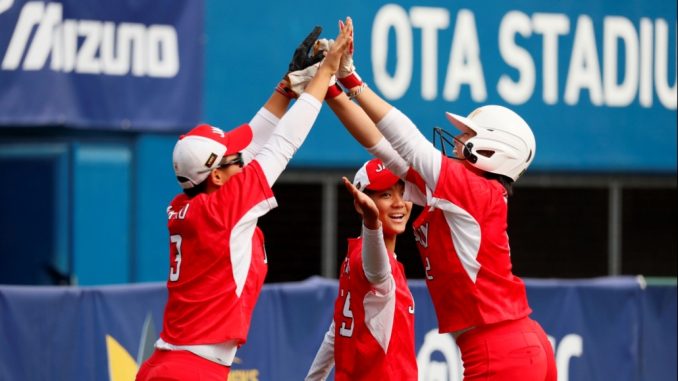 Japón celebra la medalla de bronce en el Mundial de Softbol Sub 15 en Tokio