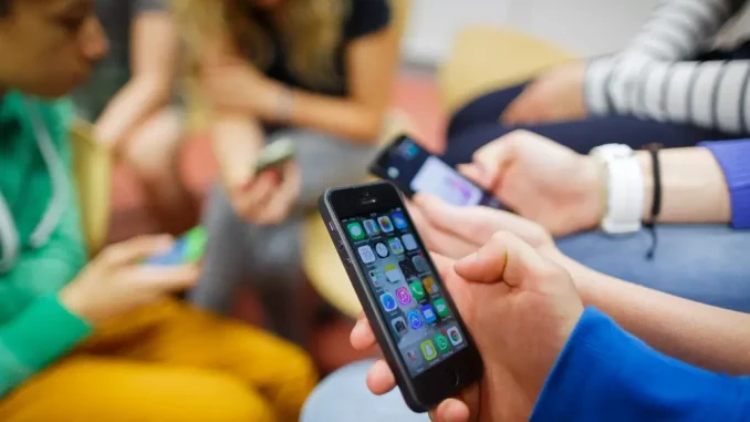 Adolescentes y redes sociales