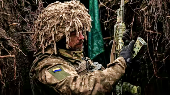 Comando ucraniano en el frente en imagen divulgada por las Fuerzas Armadas