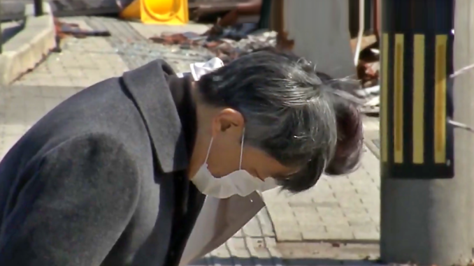 Los emperadores de Japón se inclinan por las victimas del terremoto en Wajima