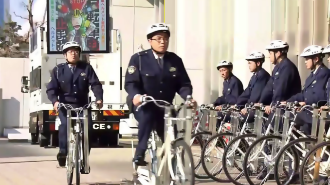 Policia en bicicleta