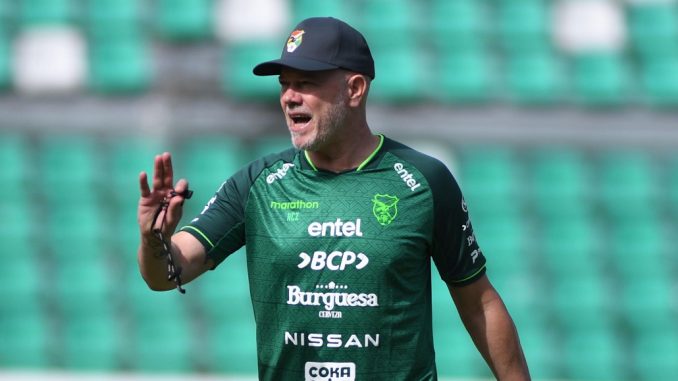Antonio Carlos Zago dirige ahora a Bolivia en la Copa América