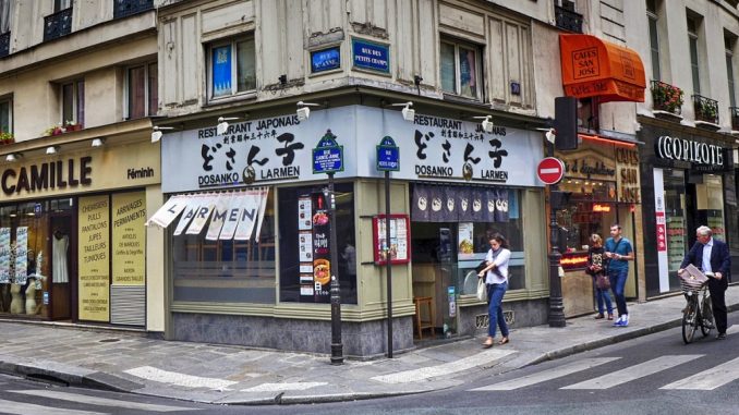 Un restaurante japones en Paris, Francia