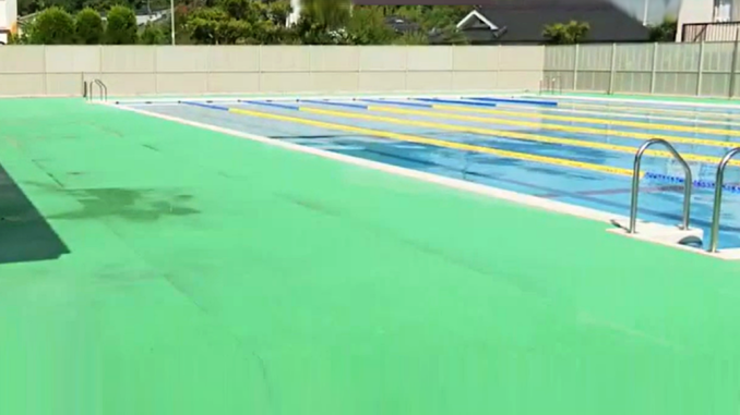 Piscina de la escuela secundaria de Hitoyoshi