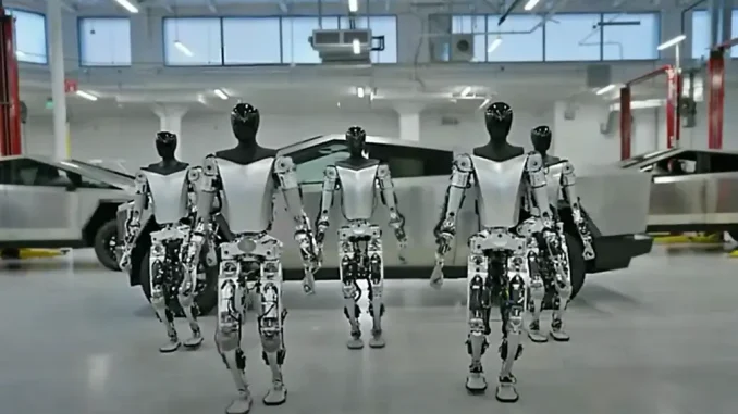 Prototipos del robot humanoide Optimus de Tesla