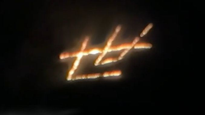 El kanji de Mundo iluminó el festival de Oshima