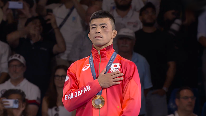 Kenichiro Fumita, oro en lucha grecorromana