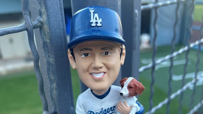 Ohtani Bobblehead Day, Ohtani y Decopin a escala 2