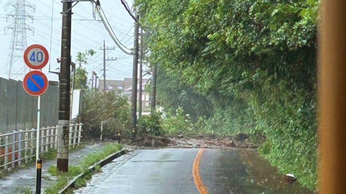 Deslizamiento en Kanagawa (Twitter)