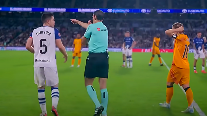 El árbitro cobra penal a favor de Real Madrid