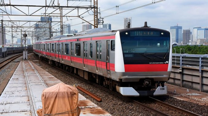 En marzo, la supresión de los servicios de trenes rápidos provocó malestar, particularmente en los residentes de áreas como Chiba.