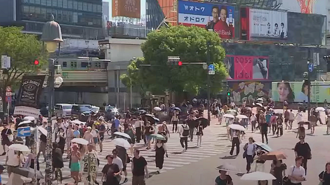 Mediodía de hoy miércoles, cruce de Shibuya en Tokio (LIVE Camera)