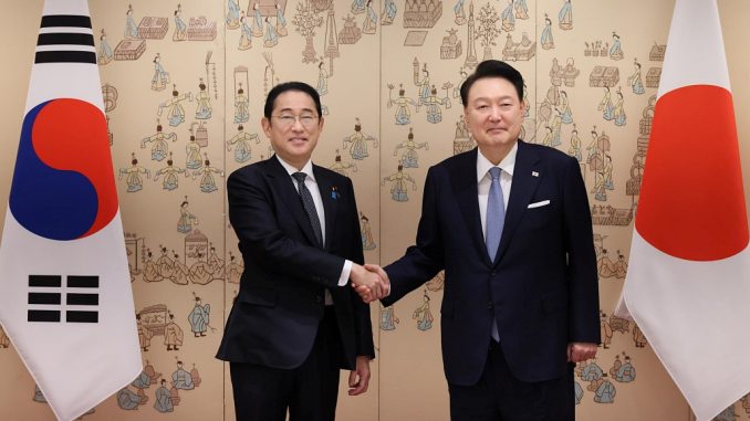 Kishida y Yoon en Seúl