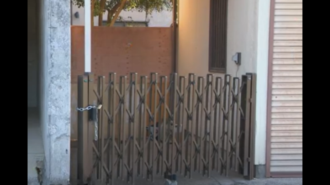 Entrada de la vivienda desde donde escapó el perro. Aichi-ken.