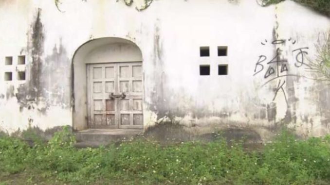 Graffiti en el Mausoleo de Urasoe, Okinawa