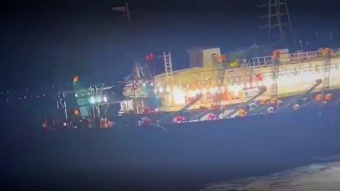 Nave china fimada en aparente pesca ilegal de calamar gigante o pota