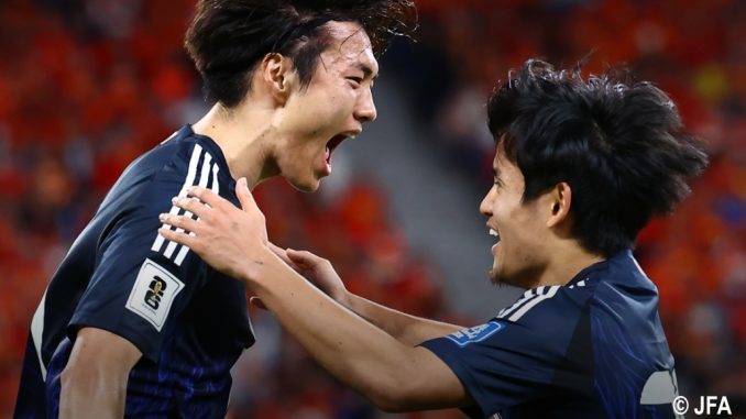 Japón celebra el gol de Ogawa ante China