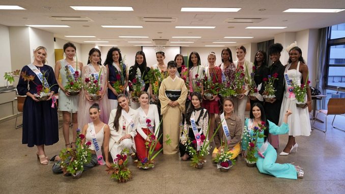 Miss International - Ikebana en Ikenobo, Kioto
