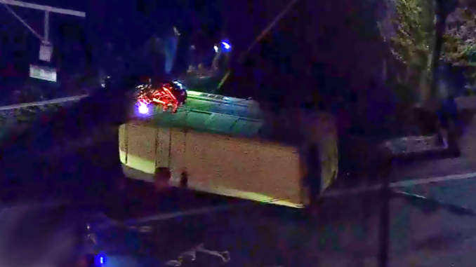 Bus escolar volcado en Hyogo