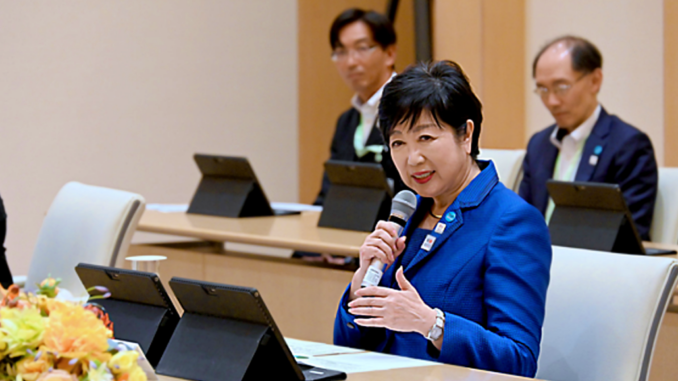 Gobernadora Yuriko Koike