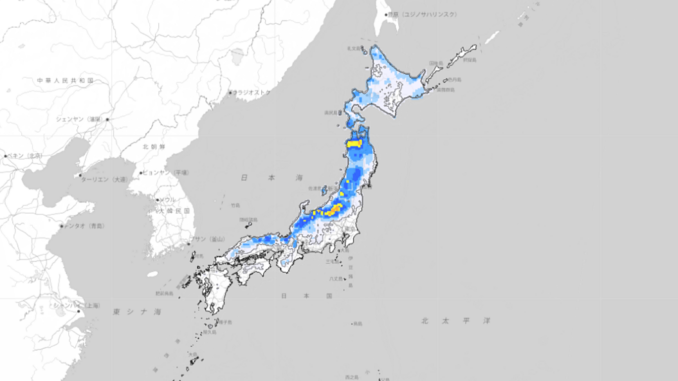 Intensa nevada y frío en el Mar de Japón y montañas del Mar de Japón