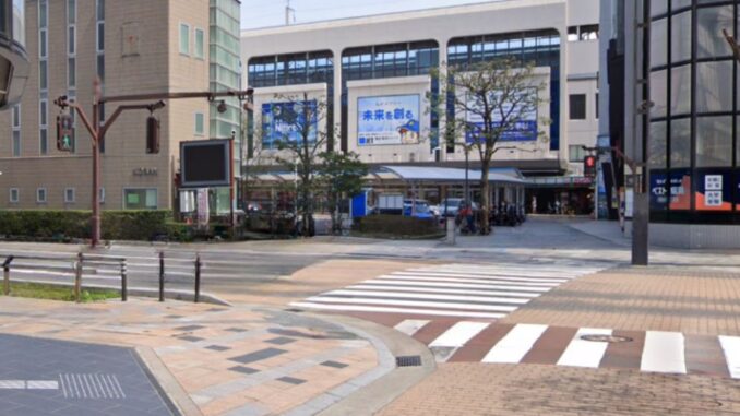 Crucero peatonal frente a la estacion Koriyama, Fukushima, lugar del incidente.