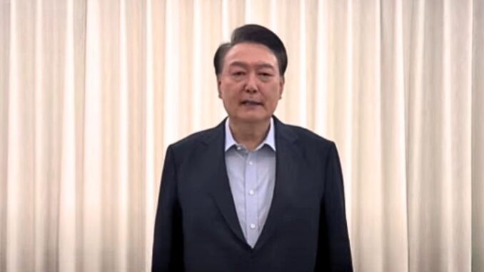 Yoon Suk-yeol, antes de su arresto, expresa su desacuerdo con la orden de detención
