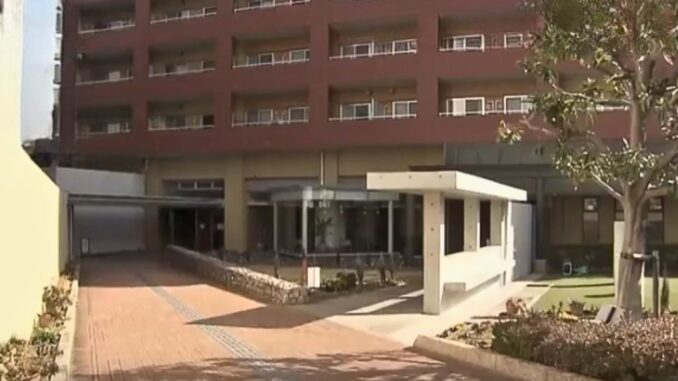 Entrada del edificio en Otsu, donde ocurrieron los hechos.