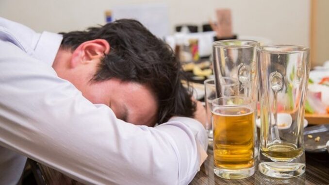Alzheimer y el alto consumo de bebidas alcohólicas