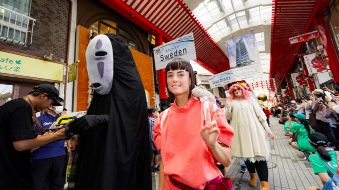 Desfile de cosplayer del mundo en Osu