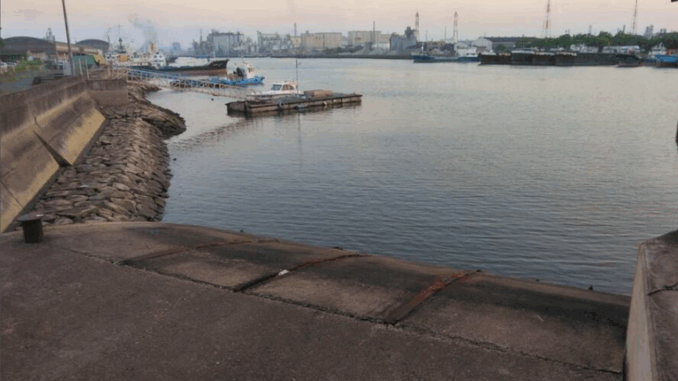 Área donde los niños cayeron al mar en Okayama