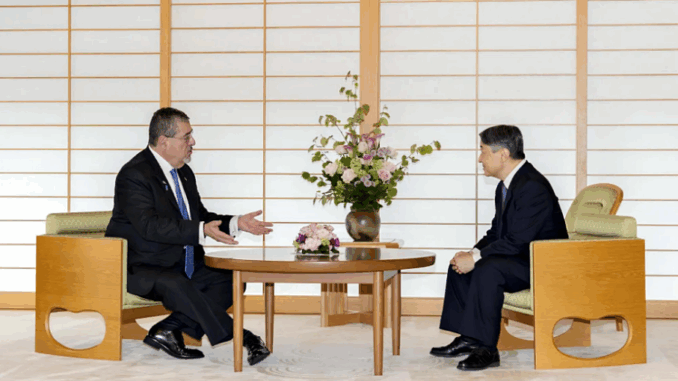 El presidente Bernardo Arévalo fue recibido por el Emperador Naruhito