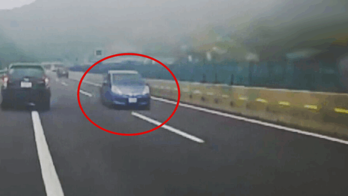 Peruano manejando en sentido contrario en la autopista en Mie