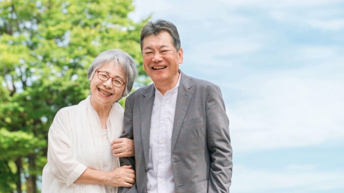 Pareja de ancianos japoneses (FineGraphics - Photo AC) - 2