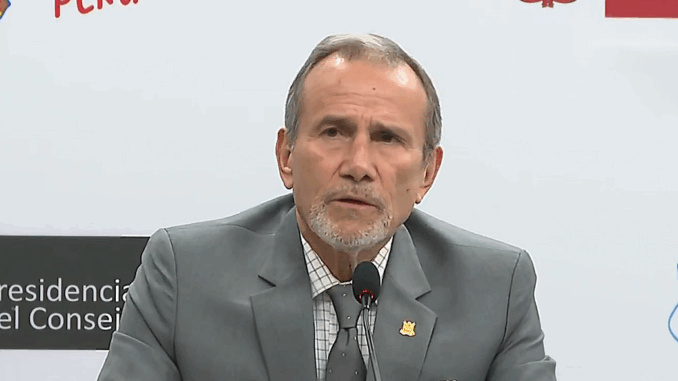 Ministro de Relaciones Exteriores, Elmer Schialer