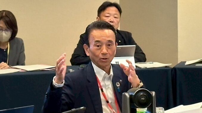 Gobernador de Shizuoka, Yasutomo Suzuki