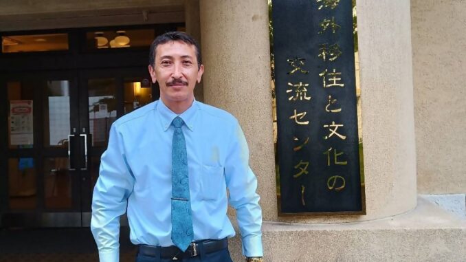Tsuyoshi Ishikawa desafía prejuicios y el sistema electoral japonés con su candidatura. (Facebook)