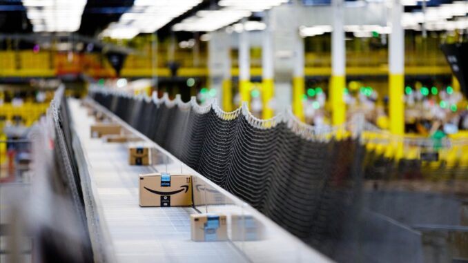 Un centro de distribución de Amazon en EEUU